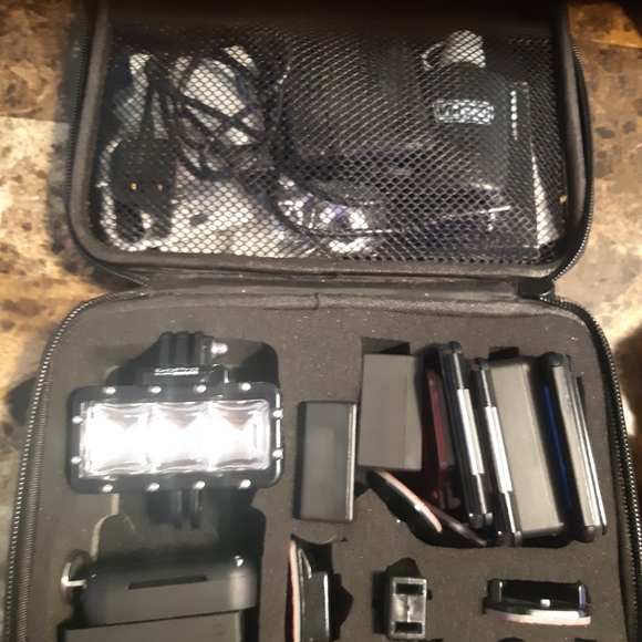 Gopro hero 3+ silver edition - Picture 3 of 3